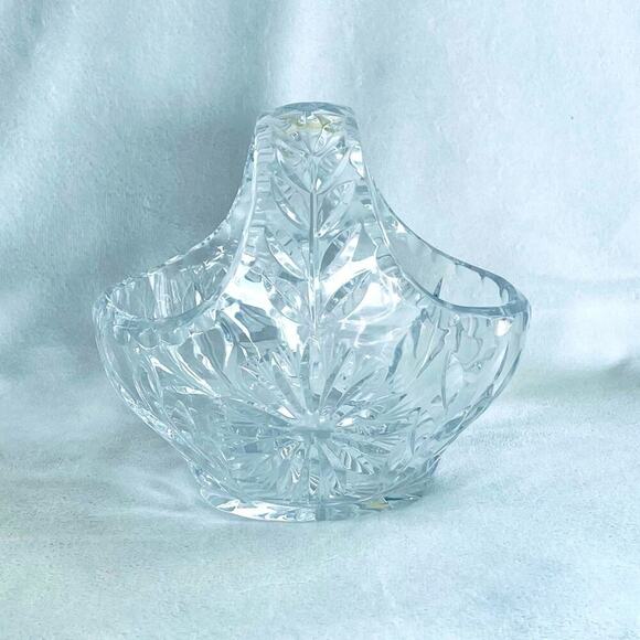 Vintage Bohemian Cut Crystal Basket Bowl Serving Dish Candy Trinket Vase - Picture 2 of 9